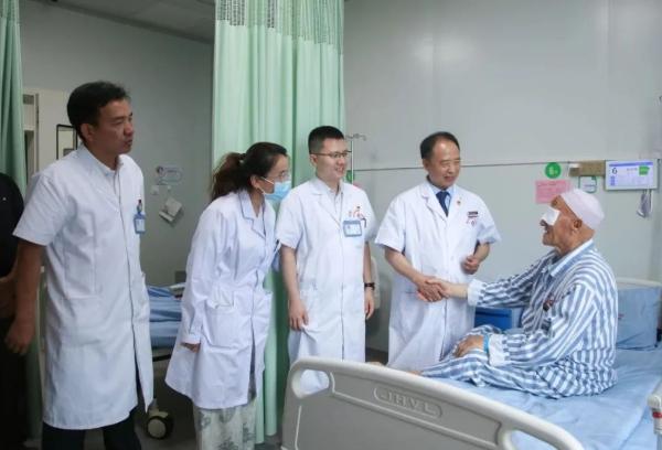 东莞爱尔眼科医院援疆纪实——从技术火种到燎原之势的跨越之路